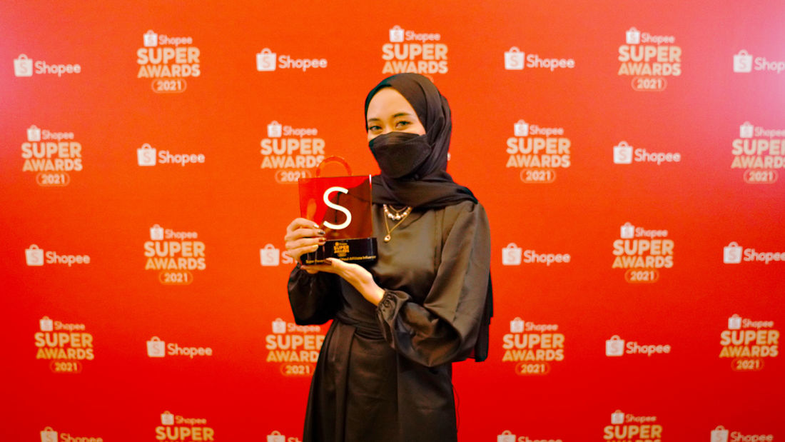 Hijab By Adinda Menangkan Super Umkm Lokal Go Global Shopee