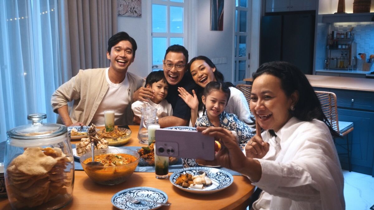 Jadikan Momen Lebaran #Lebihdekatlebihbermakna Lewat Film Pendek Dari Oppo!