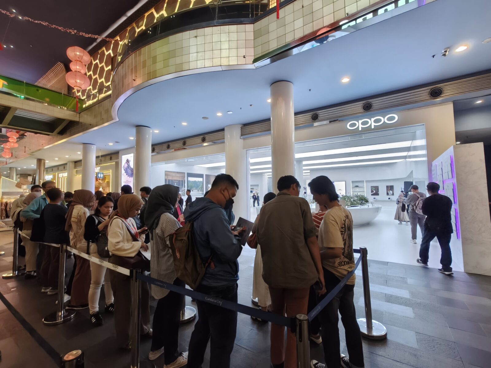 First Sale Oppo Reno13 Series