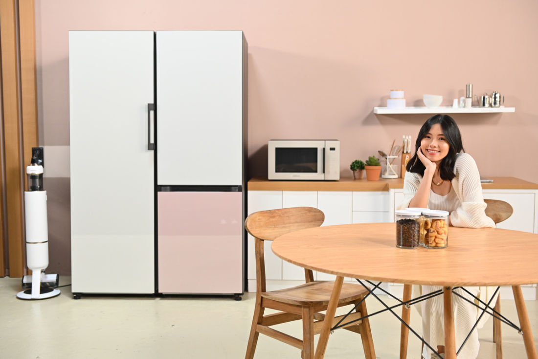 Olivia Lazuardy Fashion Influencer Dengan Samsung Bespoke Refrigerator 1 Door Bottom Mount Freezer