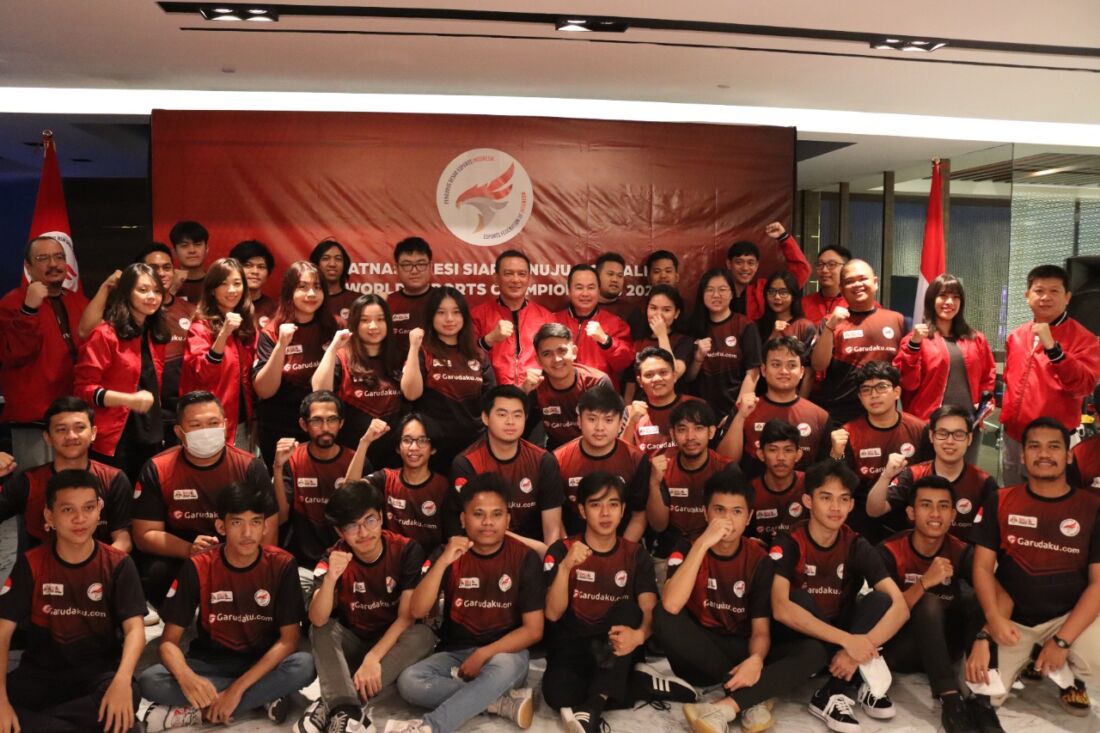 Ketua Harian Pb Esi Lepas Atlet Menuju Iesf World Esports 2022