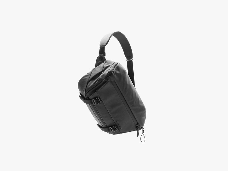 6 Aksesoris Kamera Ini Terbaik Untuk Smartphone Kamu! 9 Peakdesign Sling Bag