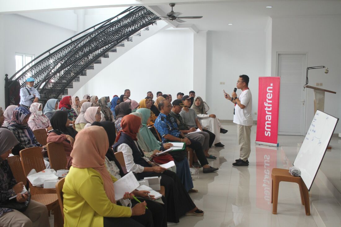 Smartfren Gandeng Indofood Gelar Pelatihan Untuk Puluhan Umkm