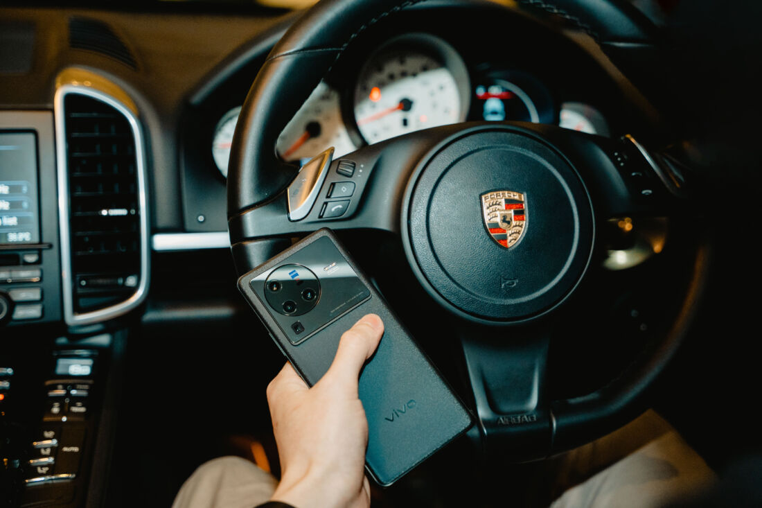 Vivo Gandeng Porsche Club Indonesia