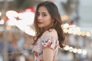 Prilly Latuconsina Aktris Sukses Usia Muda Yang Inspiratif