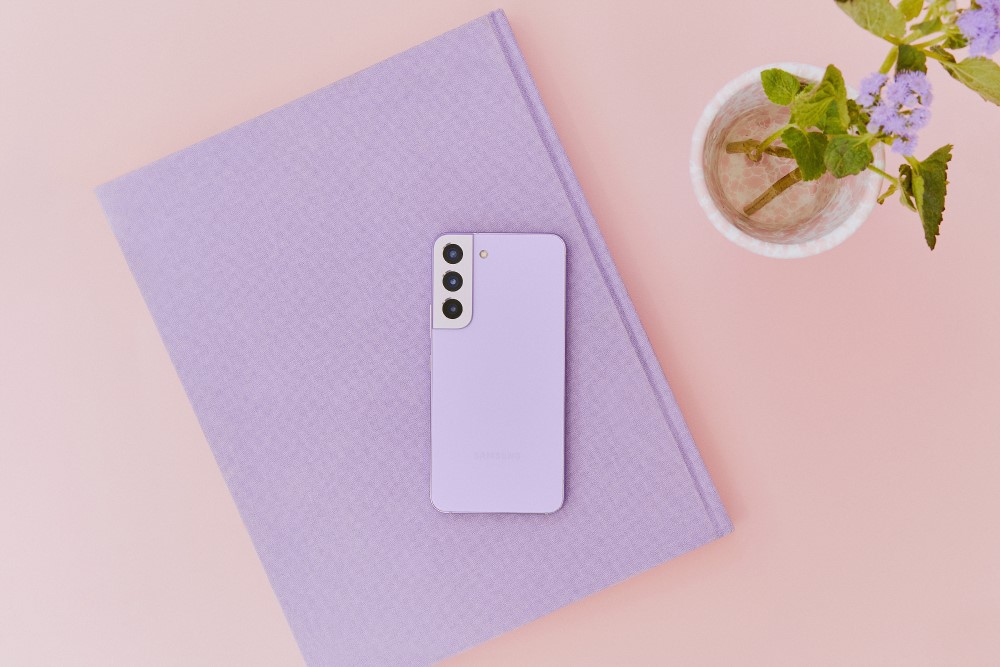 Samsung Perkenalkan Galaxy S22 Bora Purple Dalam Jajaran Serinya