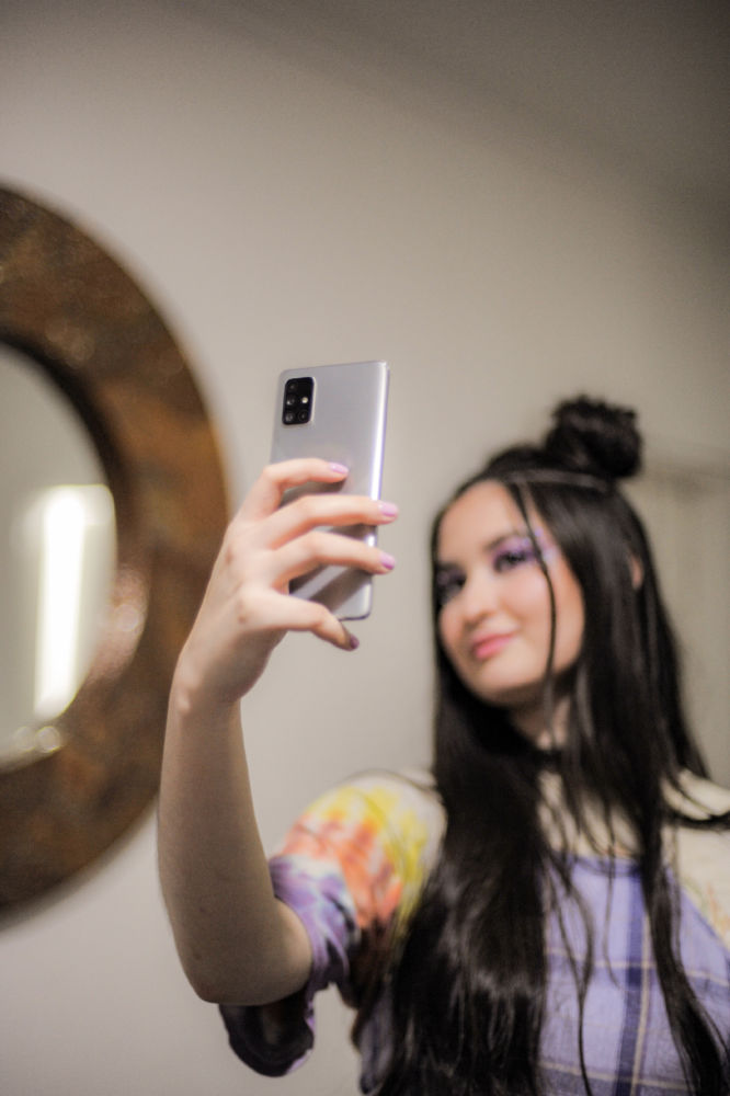 Samsung Galaxy A71 X Stephanie Poetri 4