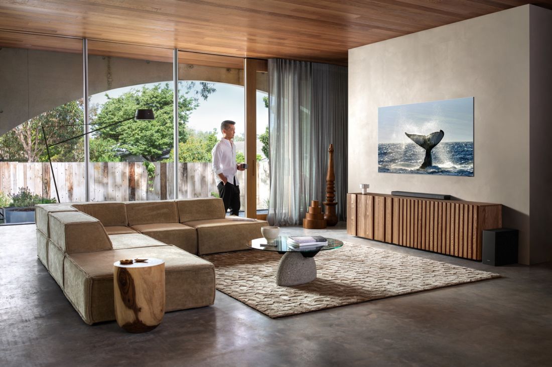 Begini Cara Mengubah Ruang Keluarga Menjadi Ruang Bioskop!