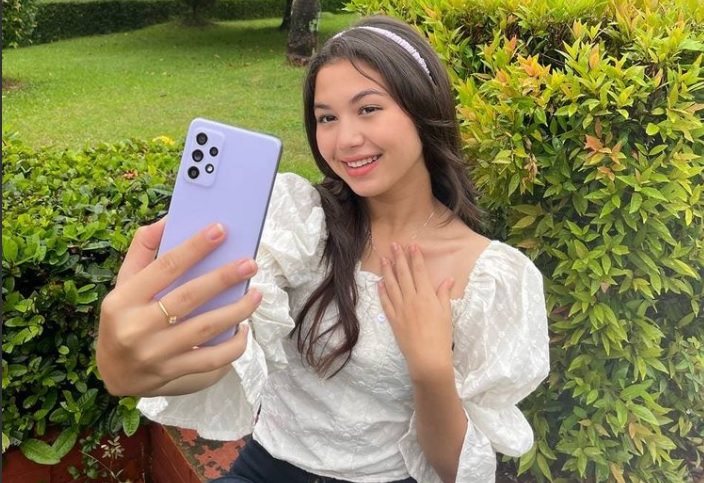 Adu Pose 5 Artis Di Instagram Pegang Samsung Galaxy A52S 5G