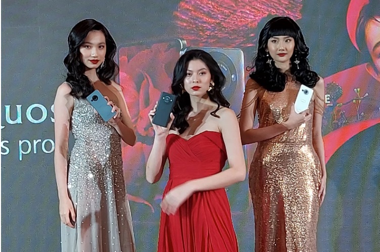 Sharp Aquos R8S Series