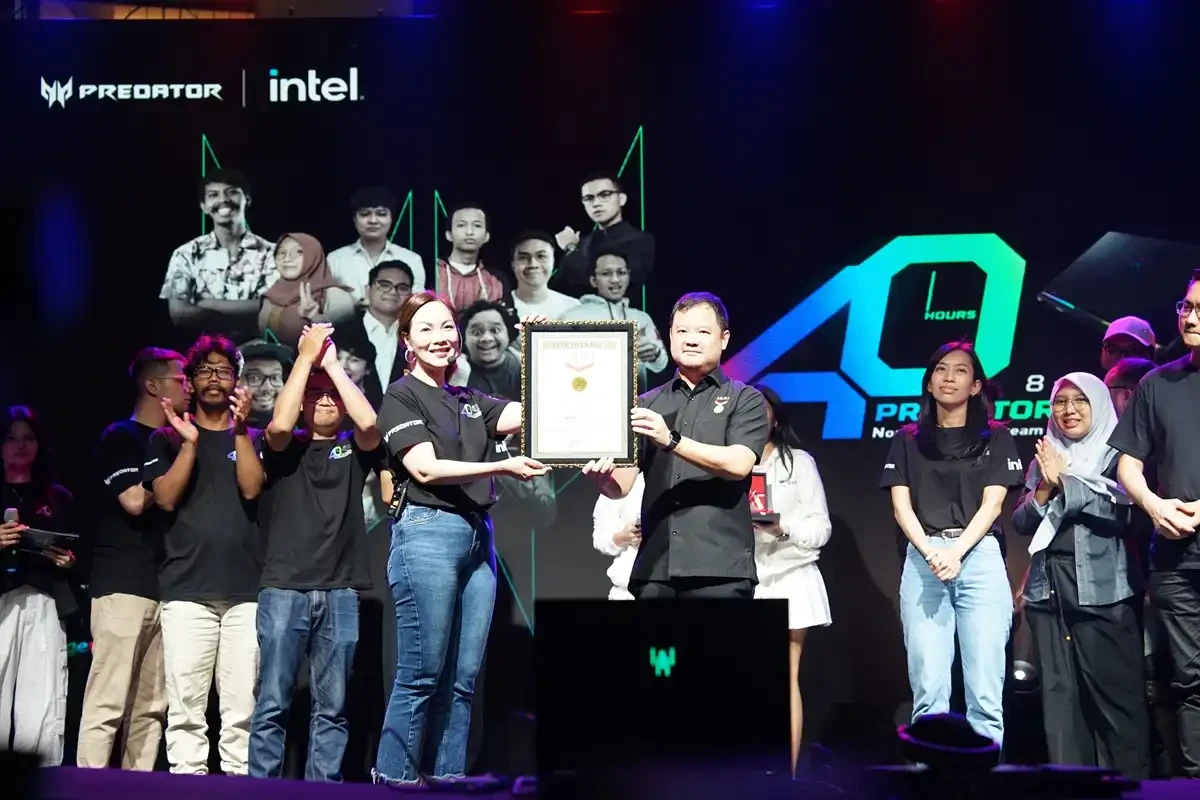 Seremony Pemecahan Rekor Muri Livestreaming 40 Jam - [Kiri] Leny Ng, President Director, Acer Indonesia; [Kanan] Osmar Semesta Susilo, Wakil Direktur, Muri  