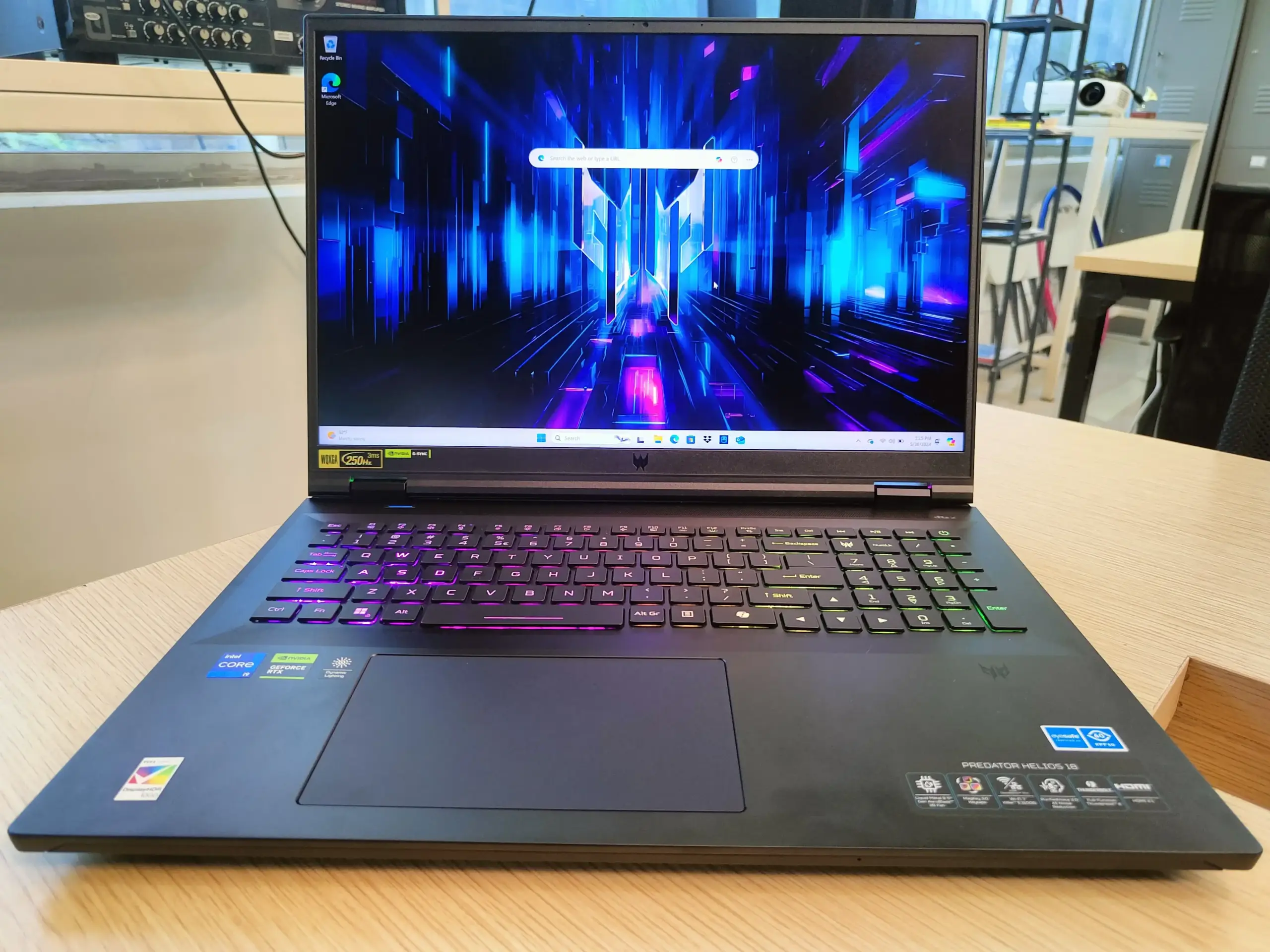 Acer Predator Helios 18 