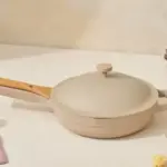 Ilustrasi Panci Teflon Untuk Menggoreng