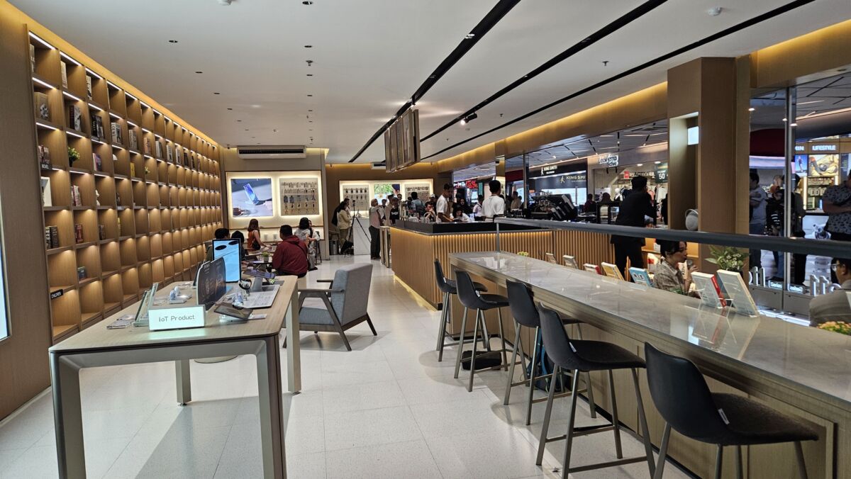Oppo Experience Store