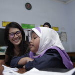 Dian Sastro Kenalkan Webinar Gratis Di Industri Film Nasional Untuk Siswa Di Papua