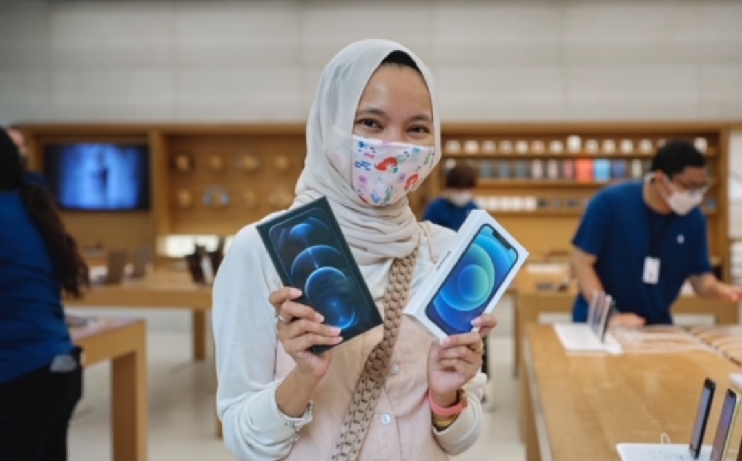 Posting Foto Agnes Dan Iphone 12