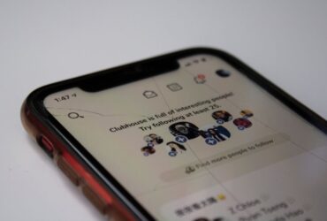 Clubhouse Ujicoba Fitur Wave Untuk Undang Teman Ngobrol