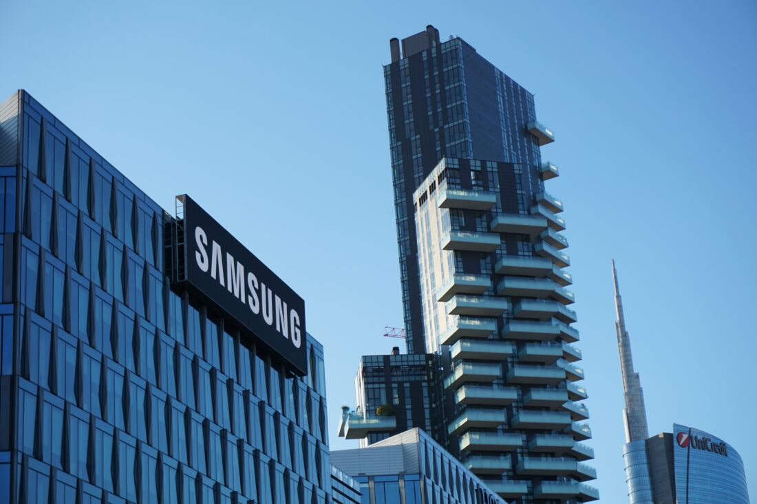 Bos Perempuan Pertama Samsung