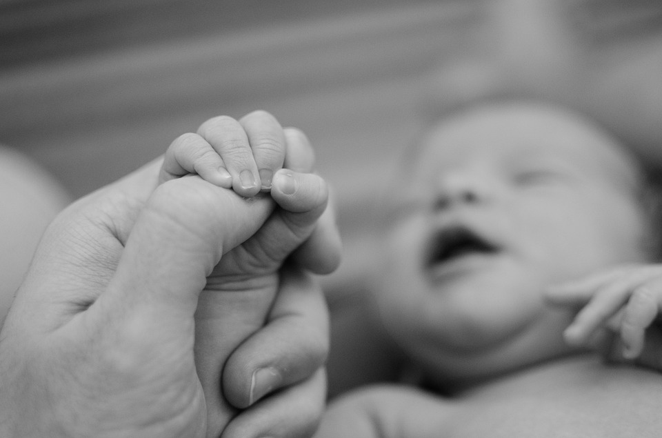 Panduan Pengasuhan Bayi Ternyata Sudah Ada Dari Era 50-An