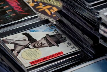 Penjualan Cd Naik Untuk Pertama Kalinya Sejak 2004