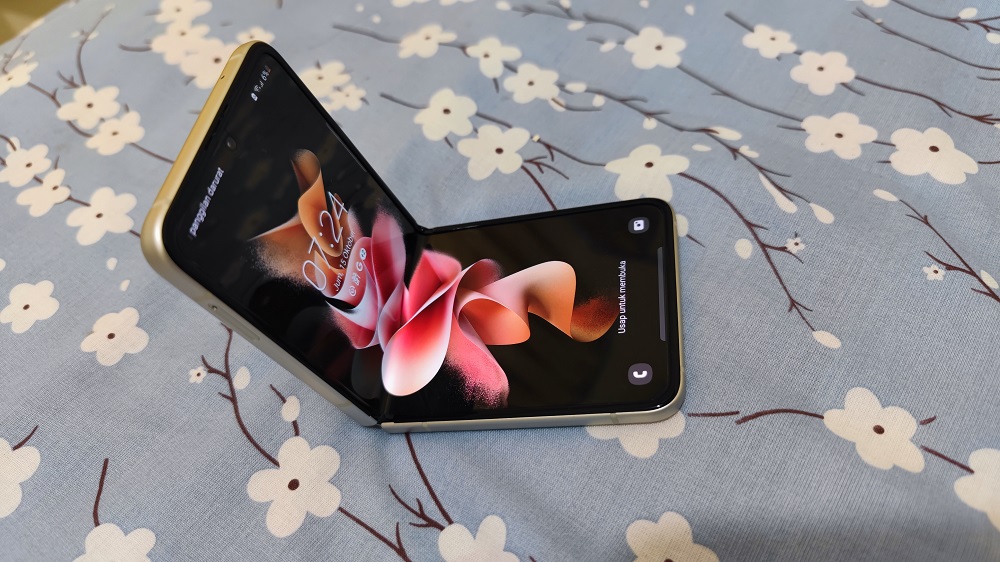 Galaxy Z Flip3 3