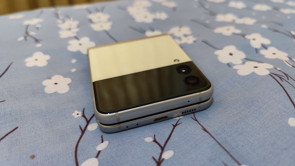 Samsung Galaxy Z Flip3