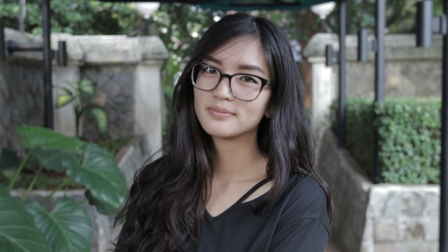 Kenalan Sama Crystal Widjaja