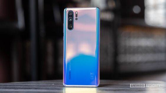 Huawei Berhasil Jual 200 Juta Unit Smartphone