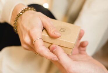 Kisah Tentang Kado Istri Yang Tak Pernah Sampai