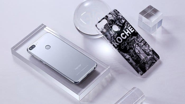 Honor 9 Lite Sukses Kolaborasi Bersama Koché Di Paris Fashion Week