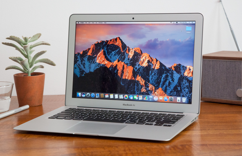 Apple Takkan Gunakan Nama Air Untuk Macbook Layar Besarnya