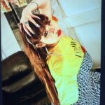 Park Bom Kejutkan Penggemar Lewat Postingan Twitter