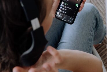 Jelajahi Fitur Music + Talk Di Spotify Untuk Bikin Podcastmu Sendiri