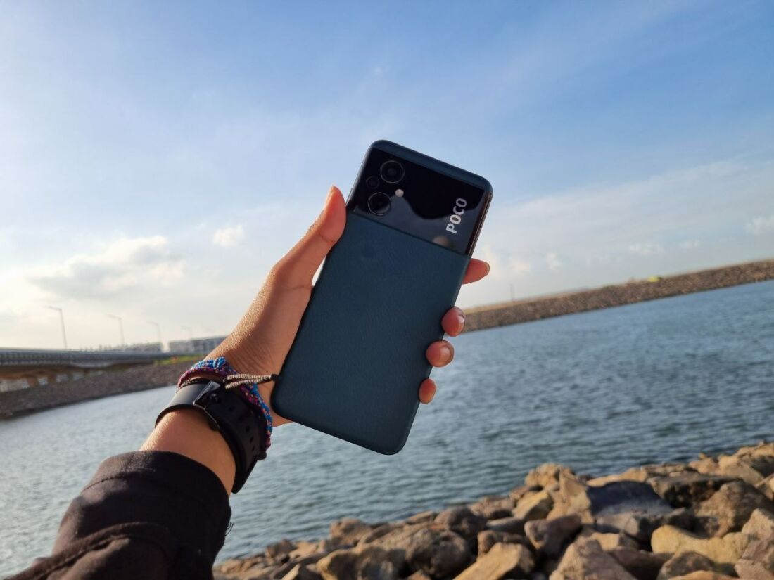 Poco M5