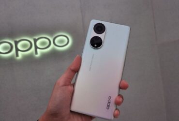 Oppo Reno8 T 5G Usung Layar 3D Curved Screen