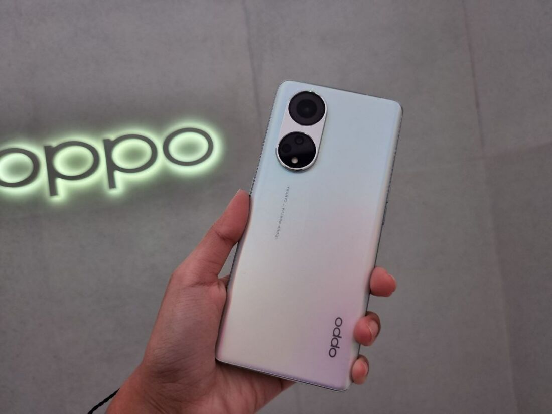 Oppo Reno8 T 5G Usung Layar 3D Curved Screen