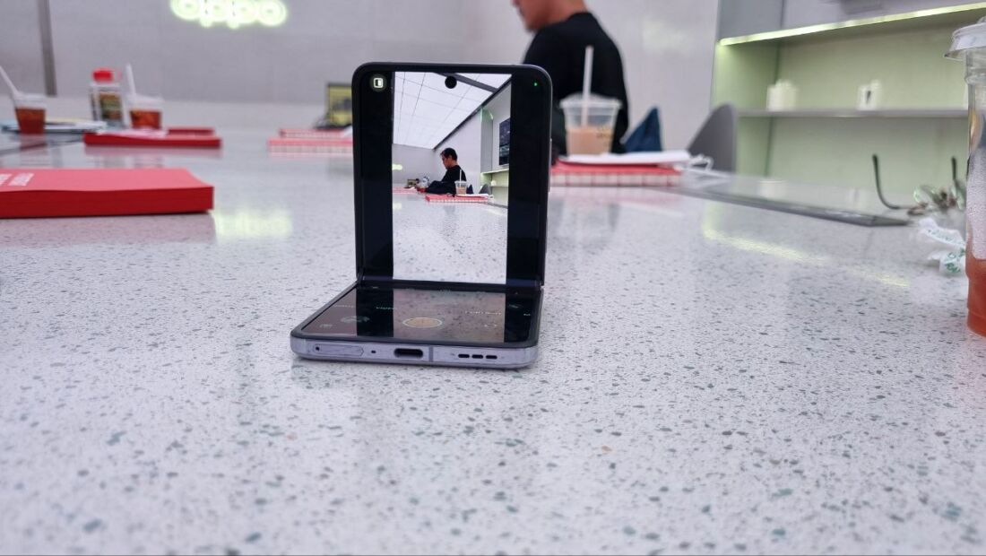 Oppo Find N2 Flip