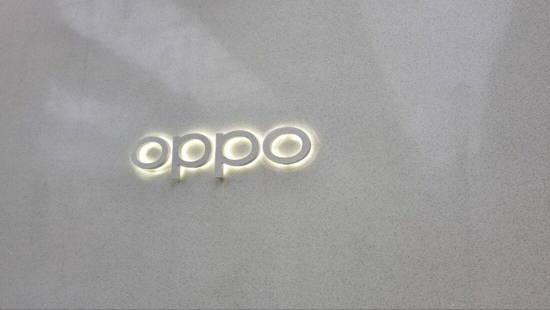Oppo Ganti Logo Jadi Warna Hitam