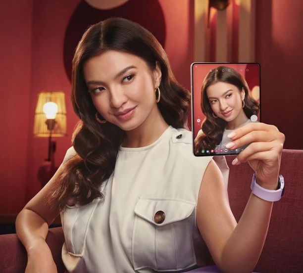 Kata Raline Shah Yang Kepincut Samsung Galaxy Z Fold4 5G