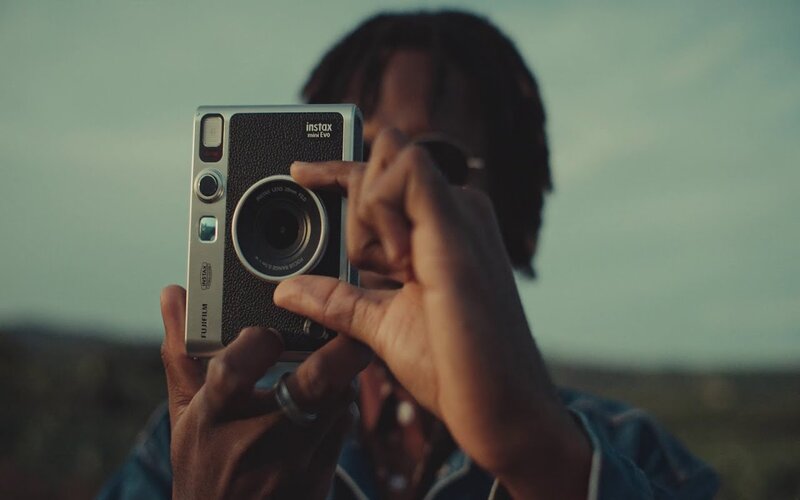 Fujifilm Hadirkan Instax Mini Evo