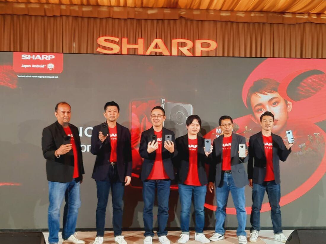 Sharp Aquos R8S