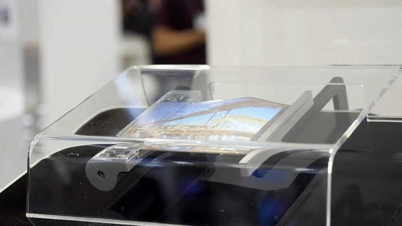 Smartphone Lipat Belum Dijual