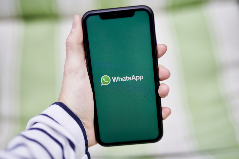 Pengguna Whatsapp Di Ios Segera Bisa Bikin Stiker Sendiri