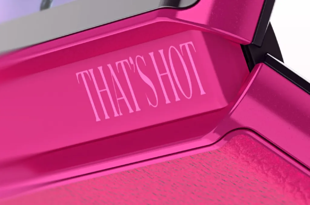 Motorola Razr Plus 2024 Paris Hilton