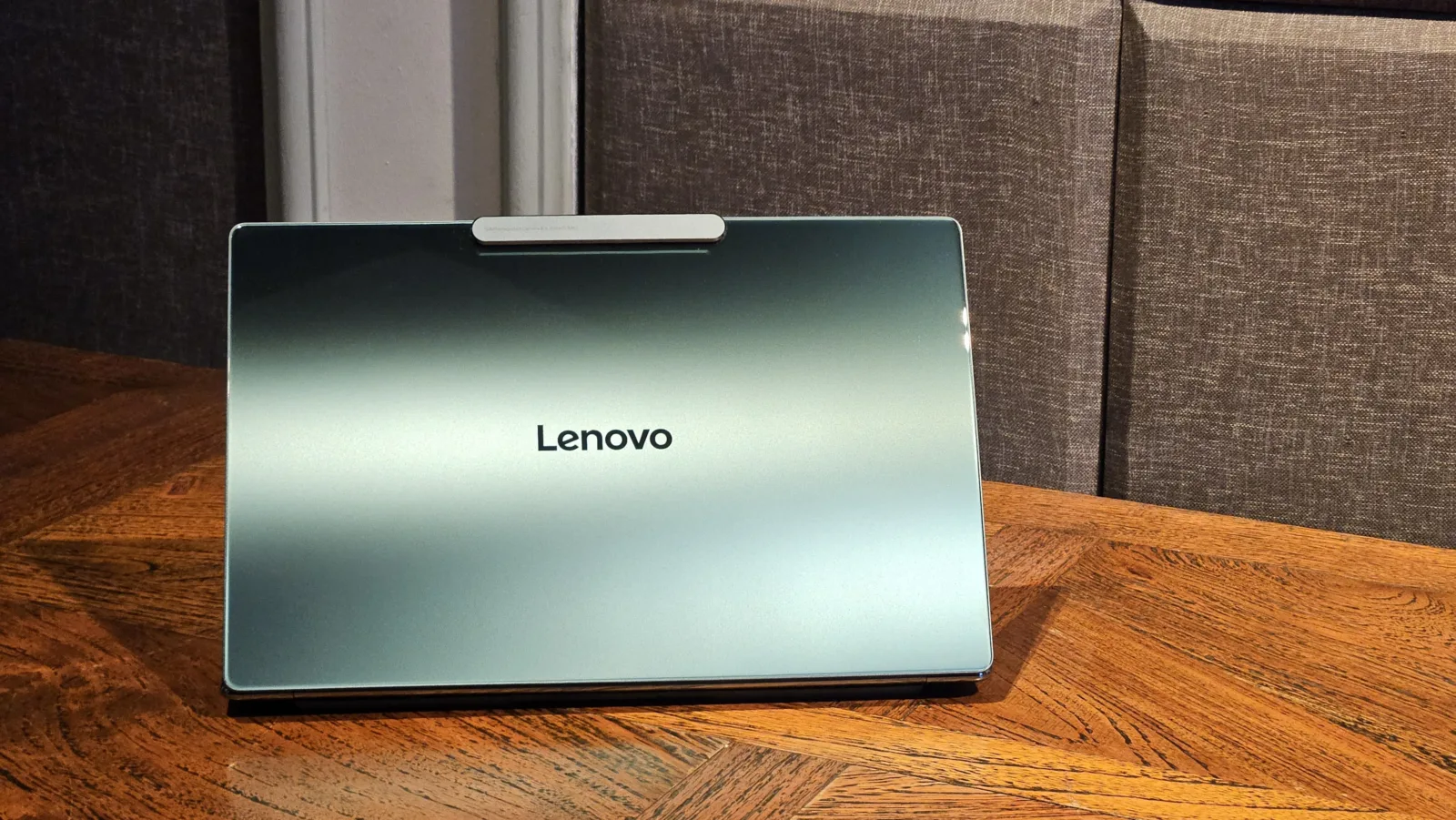 Laptop Lenovo Aura Edition