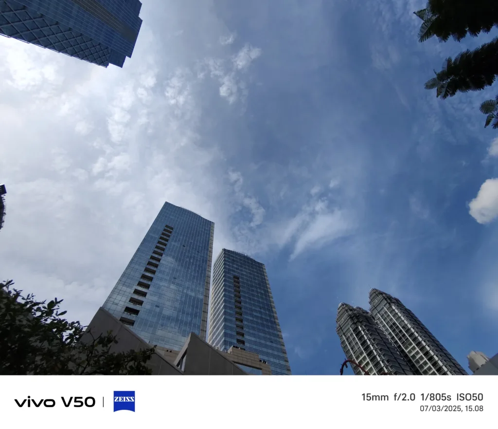 Vivo V50 