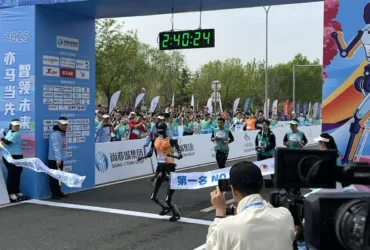 Beijing Jadi Tuan Rumah Half-Marathon Robot Pertama Di Dunia!