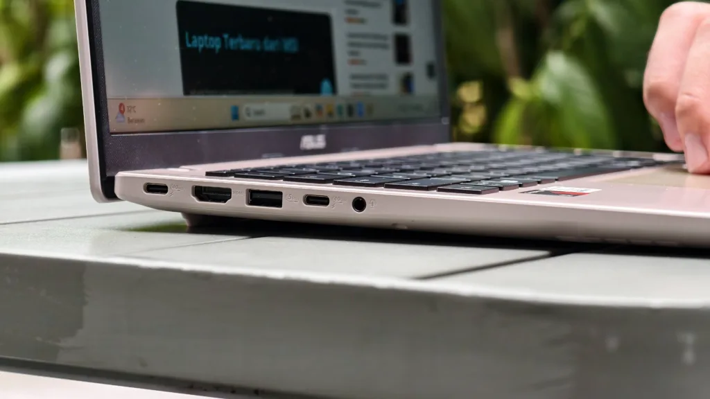 Asus Vivobook 14 A1404