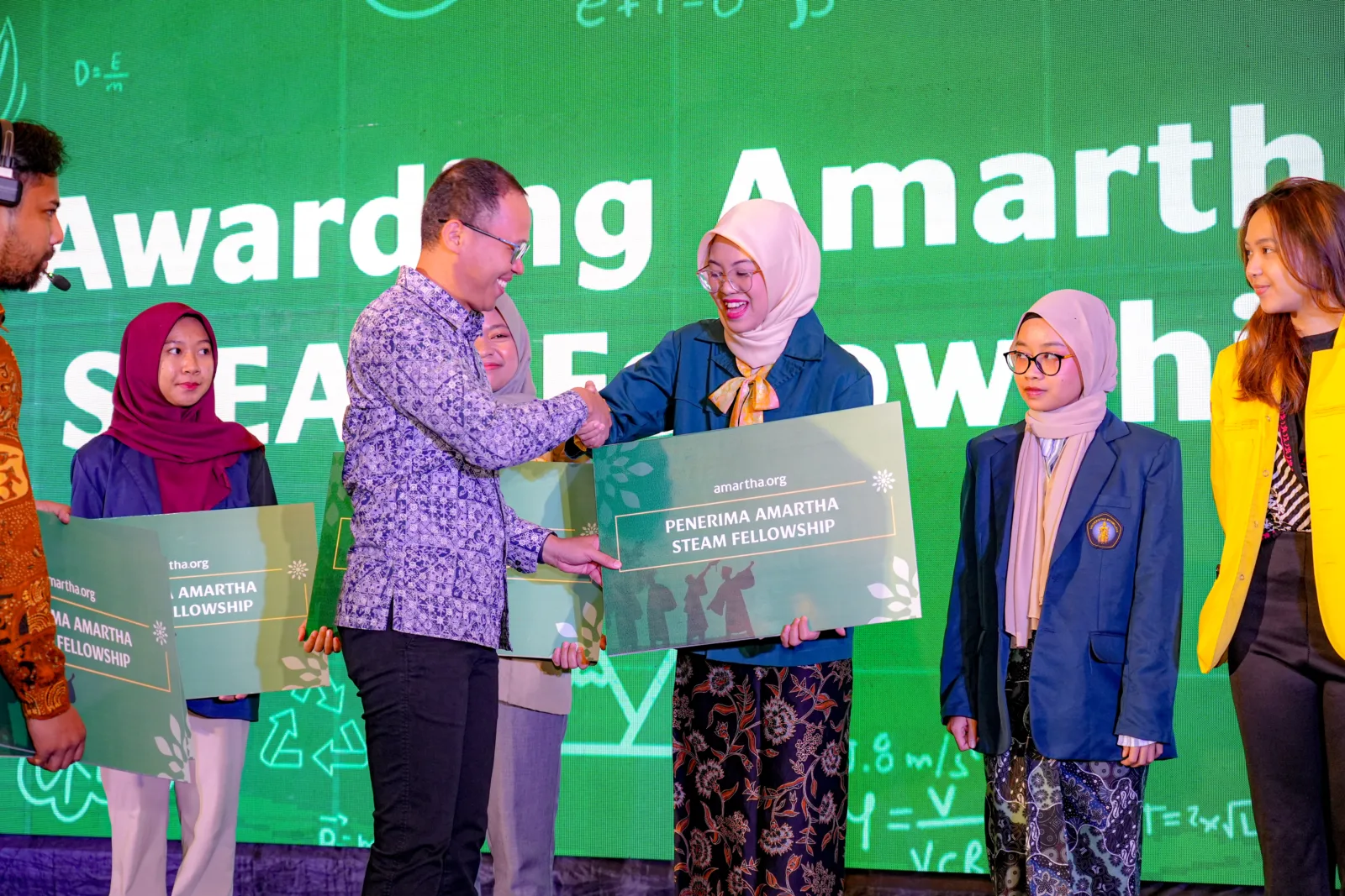 Beasiswa Amartha Buka Jalan Perempuan Ke Dunia Sains &Amp; Teknologi