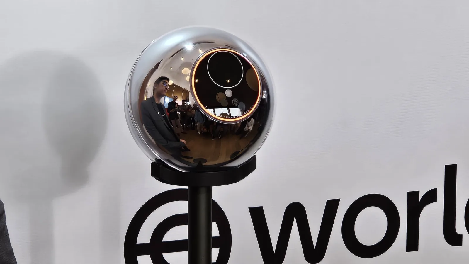 Worldcoin Dan Worldid Dibekukan